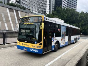 TFB5065 arriving into South Bank Busway Station on a 130 service.
