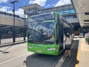 Clarks 77 at Upper Mt Gravatt doing a 555 service.