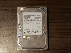 Top lid of a Hitachi HCS5C1050CLA382 hard drive.